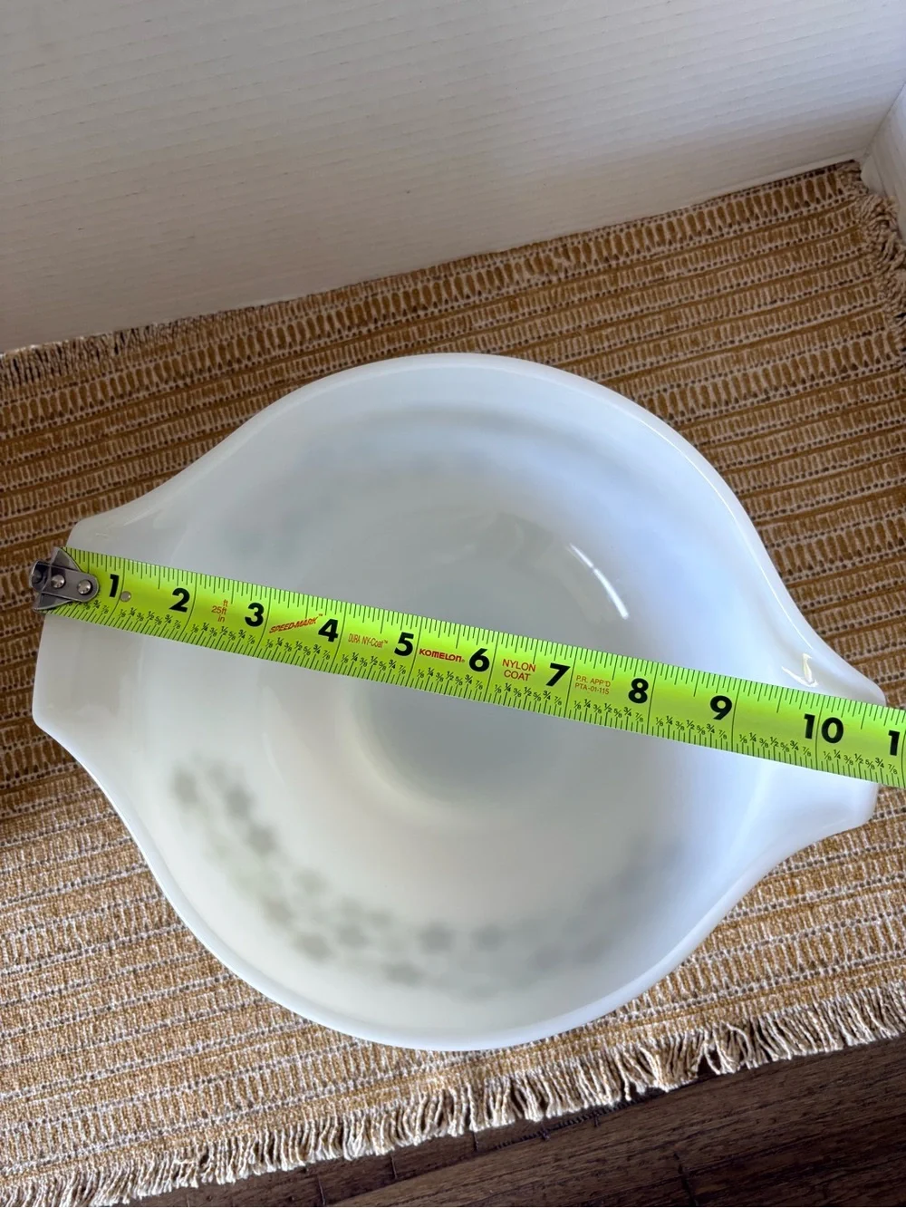 Vintage Pyrex Spring Blossom Crazy Daisy 2.5 Quart Mixing Bowl White Green #443